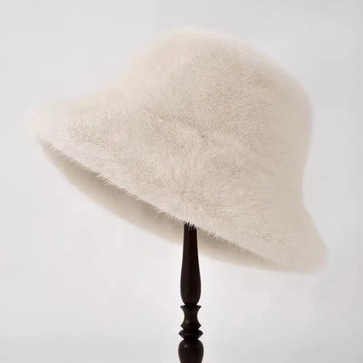 NOVA | Chic Women's Fur Bucket Hat for Cold Weather