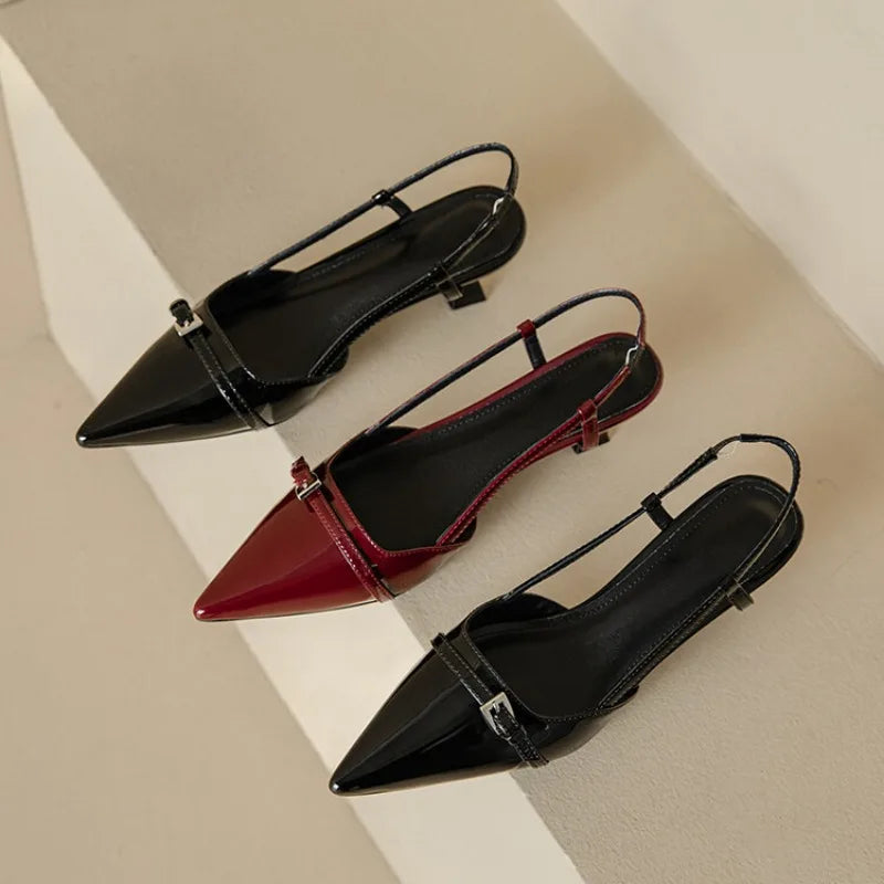 NOVA | Fashionable slingback heels with pointed front

