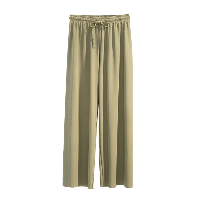 NOVA | Loose fit pleated pants for women – modern ankle crop style

