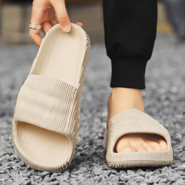 NOVA | Outdoor-ready men’s EVA rubber thong sandals

