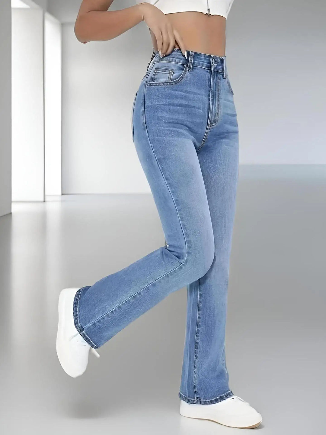 NOVA | Relaxed Fit Straight-Leg Jeans for Women
