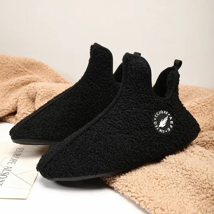 NOVA | Trendy Unisex Indoor Fleece Slippers