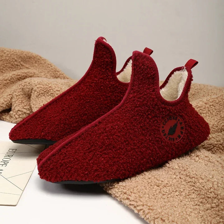 NOVA | Unisex Fleece Indoor Slippers
