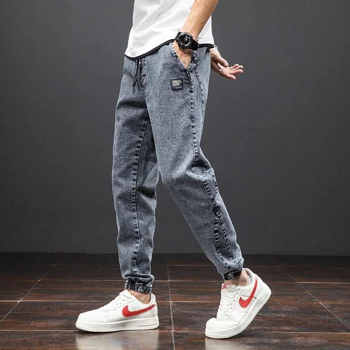 NOVA | Versatile Men's Cargo Jeans for Any Occasion
