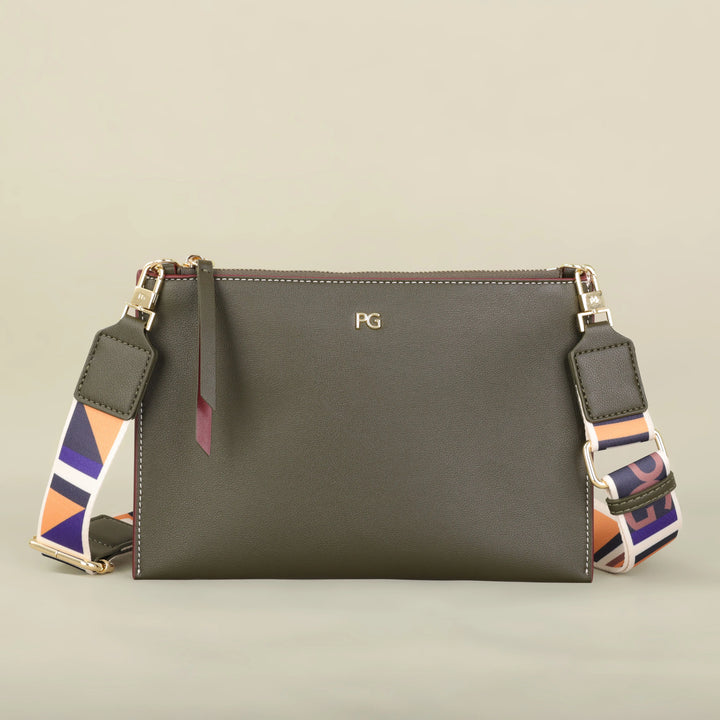 Nova stylish women's lettered transparent PVC clutch

